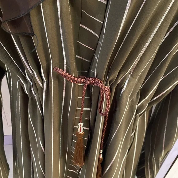 Imported greenish nude abaya with scarf, size upto 46”, length around 54” - Picture 8 of 12